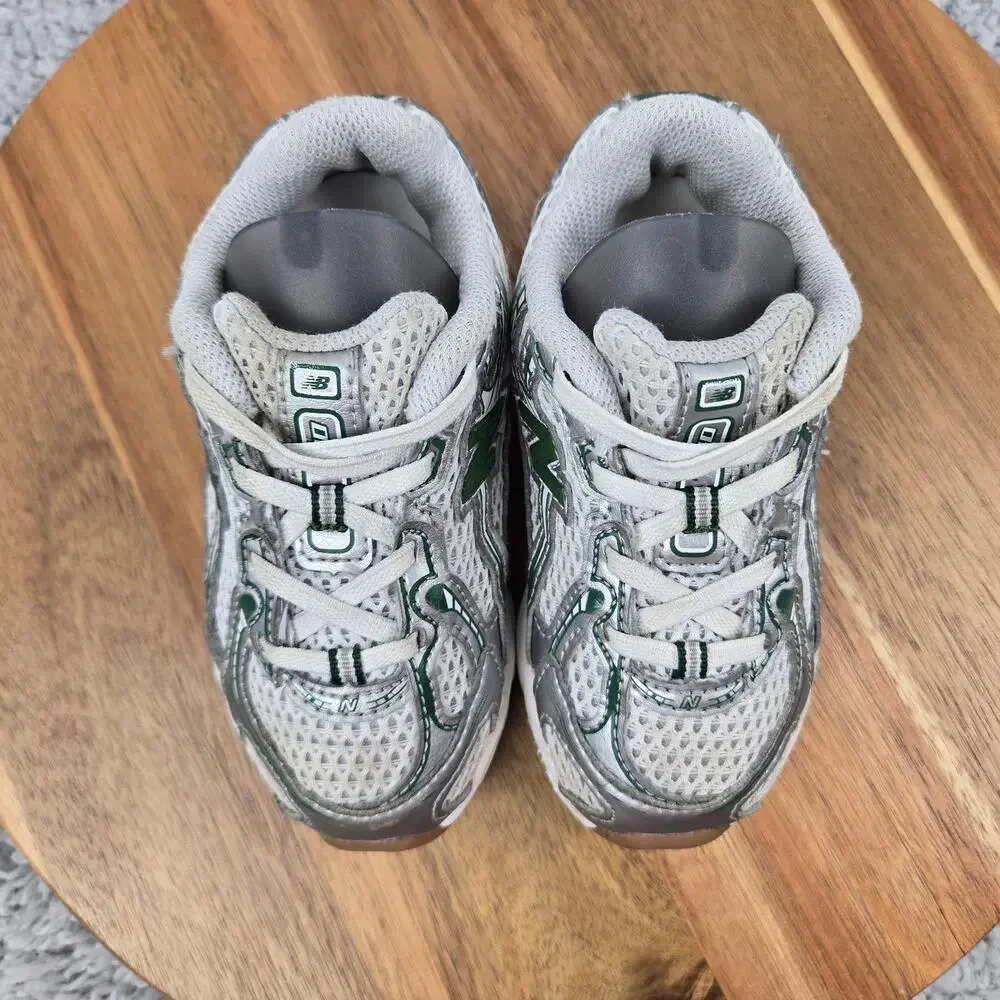 New Balance Kids 8 740 White Silver Metallic Green Casual Daily Comfort Sneaker